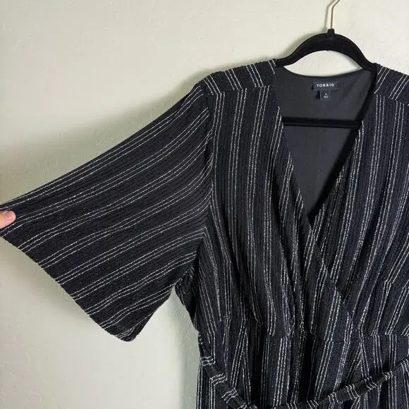 Torrid Black Metallic Lurex Stripe Wrap Dress 4X 12153634 - Picture 5 of 14